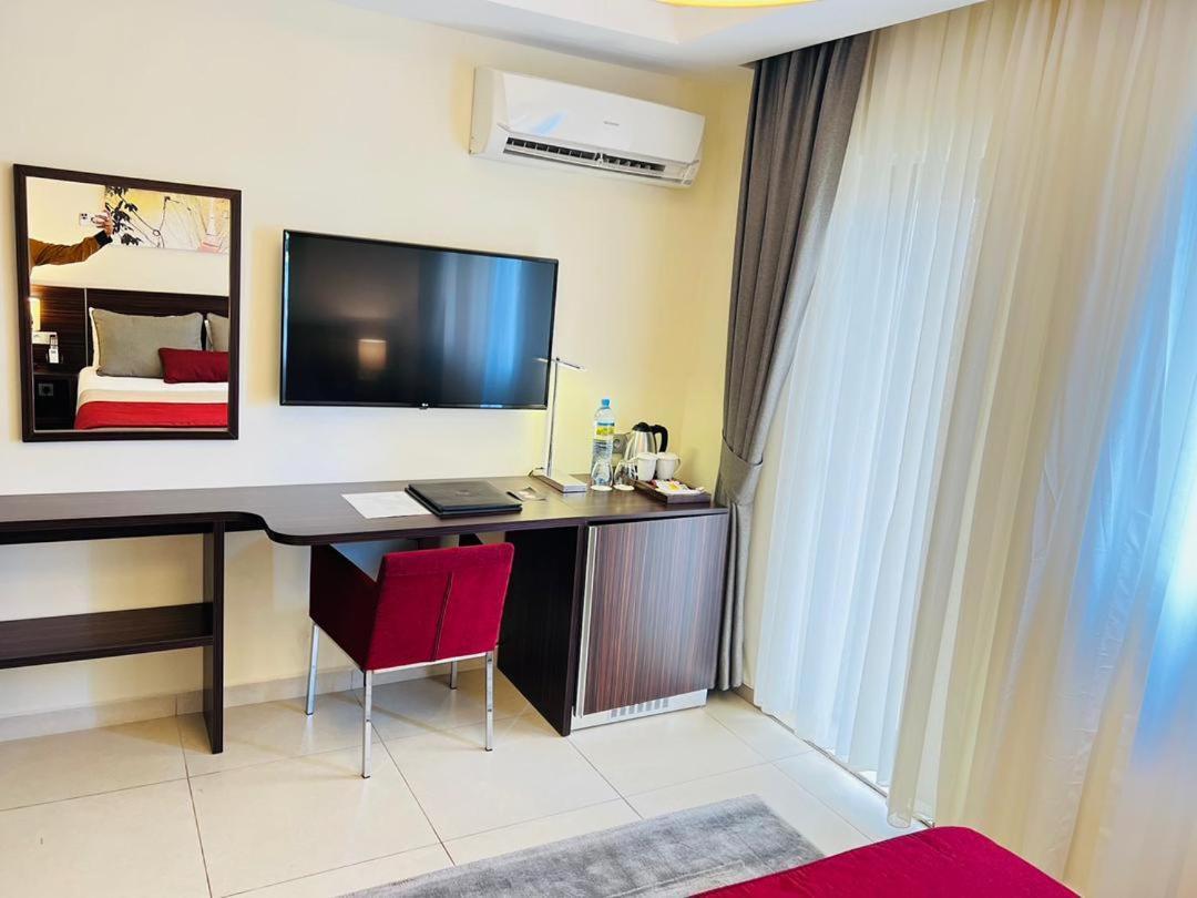 Souare Premium Hotel โคนาครี ภายนอก รูปภาพ